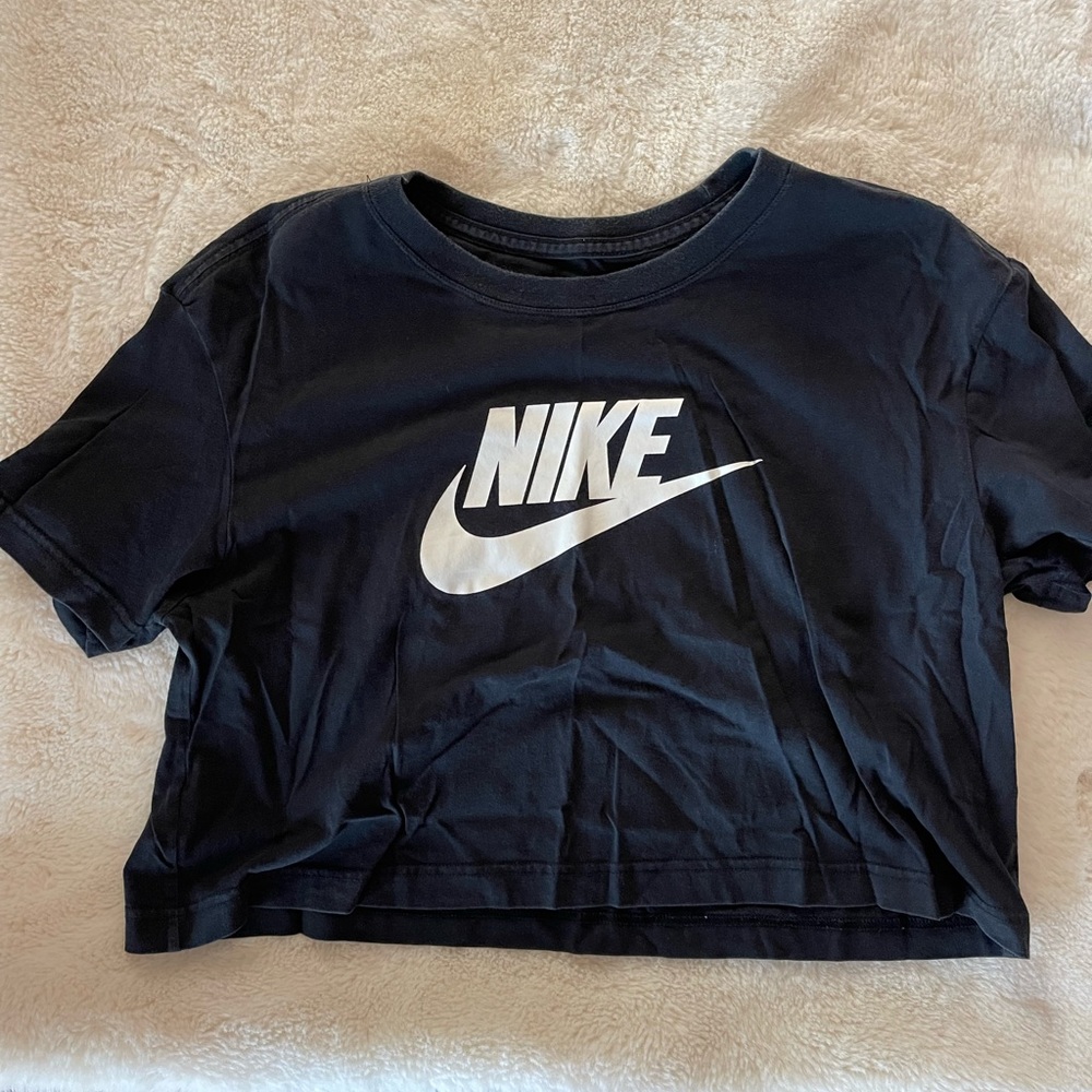 Nike T shirt black size medium